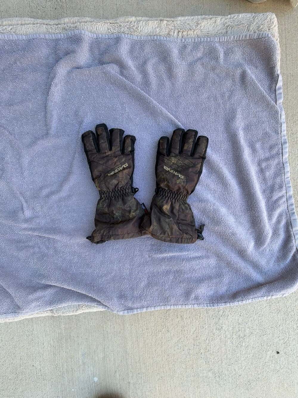 Ski gloves Dakine Gore-Tex Insulated Camo Winter Gloves